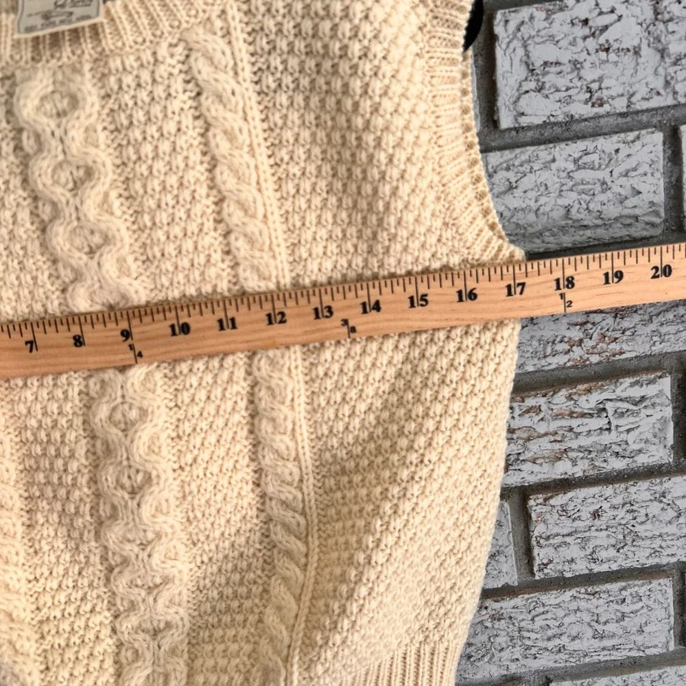 Carraig Donn Irish Wool Sweater Vest Cream Aran Cable Knit Sleeveless Top S/M‎